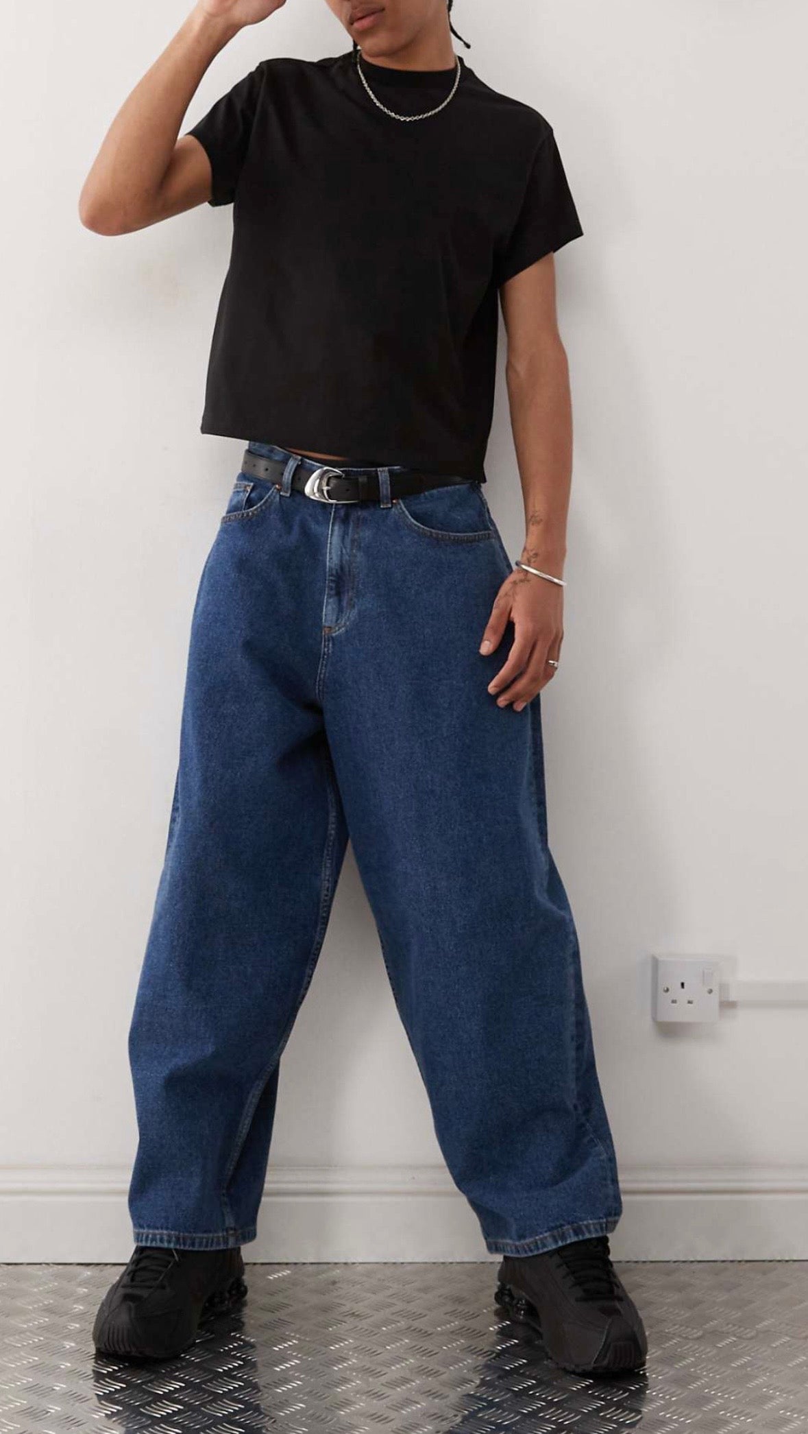 Reclaimed Vintage slim crop boxy Tee in Black