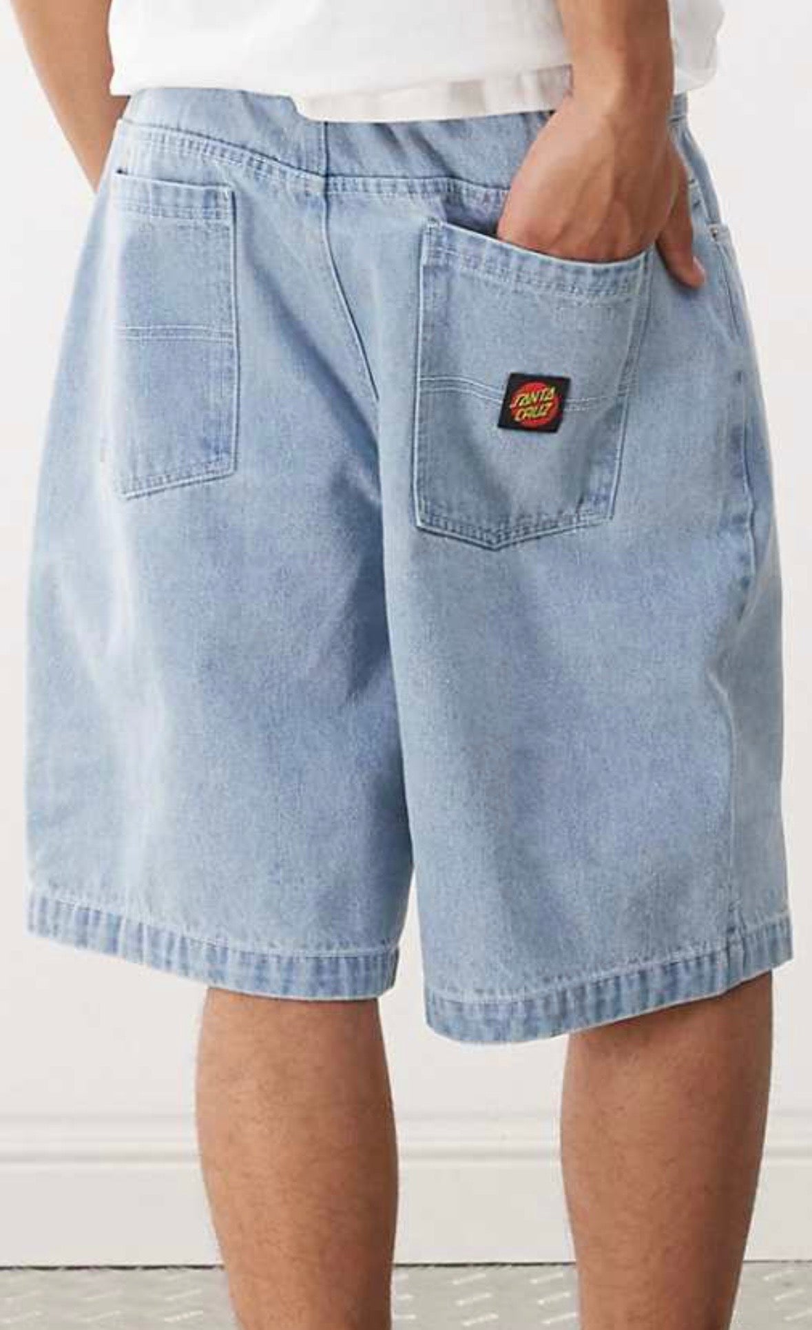 Santa Cruz big denim shorts in Lightwash Blue