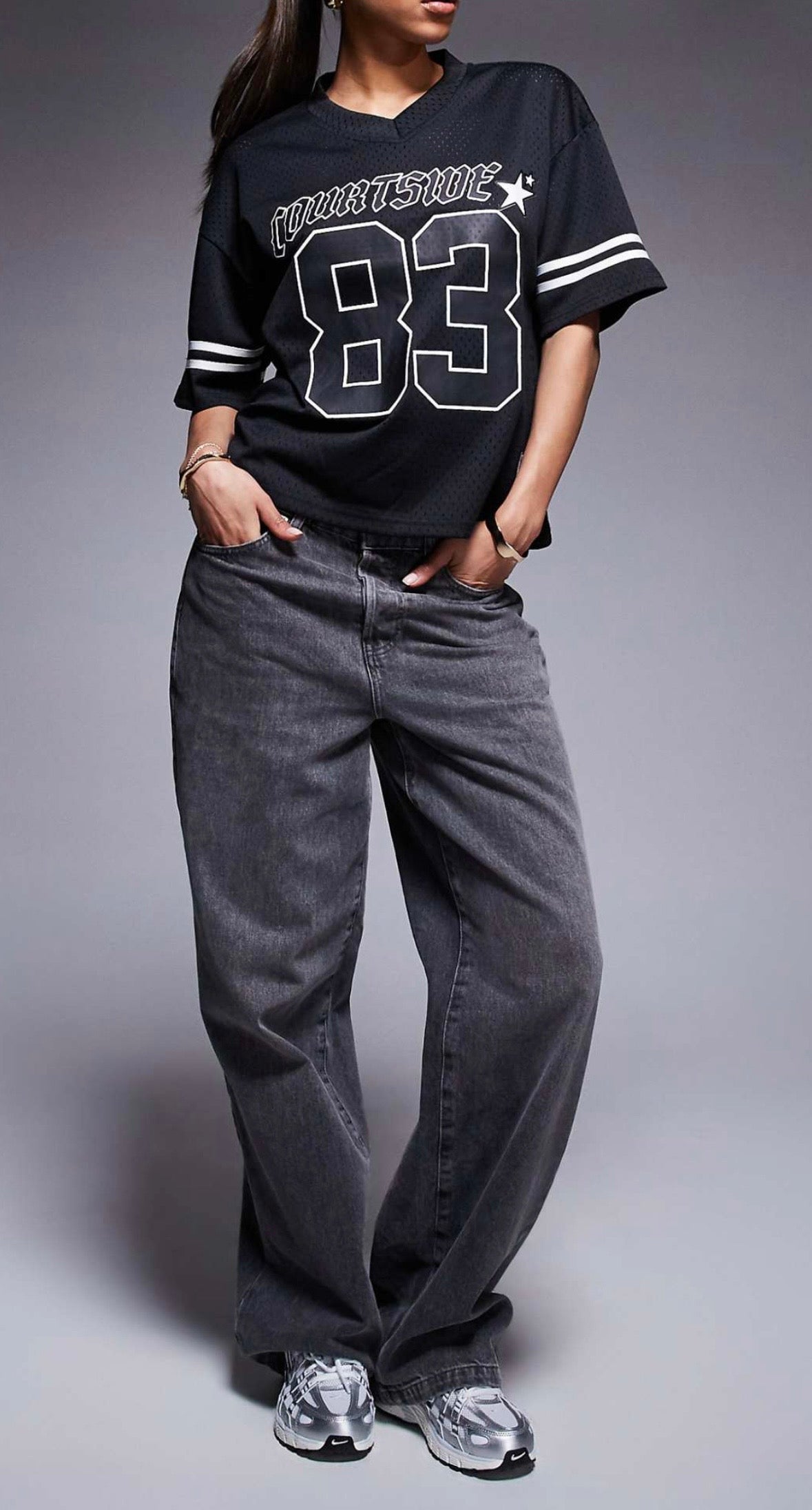 Courtside sports logo top with contrast stripe detail in Black