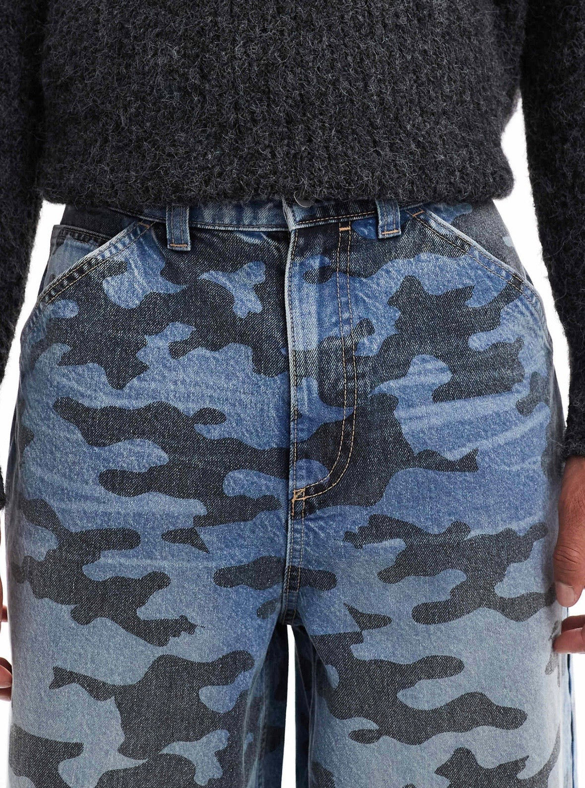 COLLUSION Baggy Jeans in Laser Print Camo