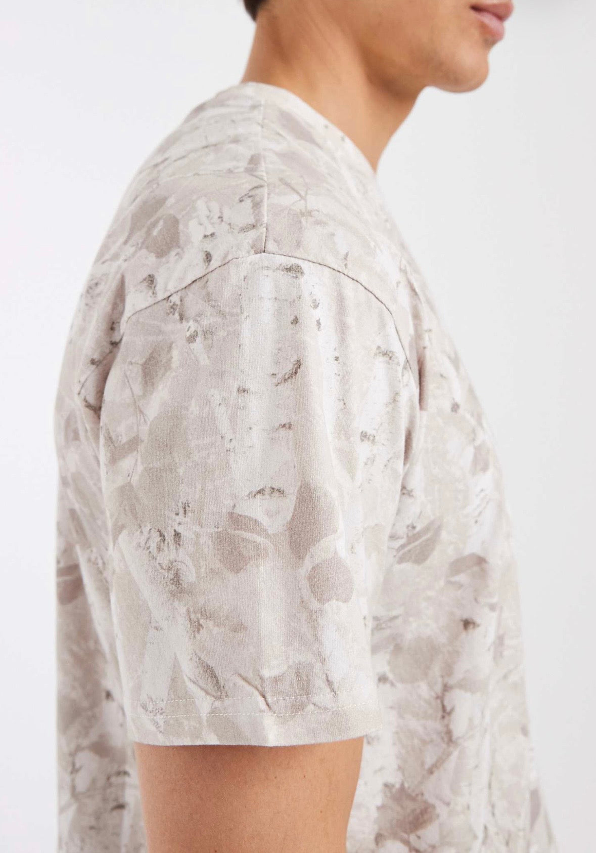Levi’s boxy oversized tee in Birch Camo